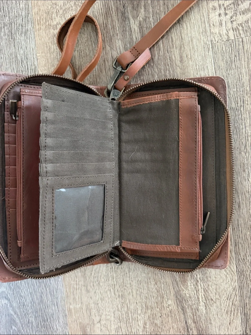 STS Ranchwear compact cowhide